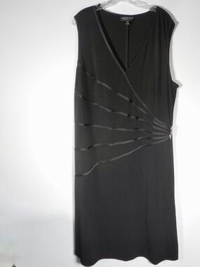 NWT Connected Woman 24W Black Stretch Dress Evening Cocktail Sleeveless Brooch
